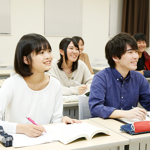 年間を通じて開講される平日昼間のスクーリング