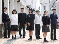 盈進学園東野高等学校の制服