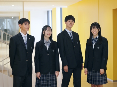 龍谷大学付属平安高等学校の制服