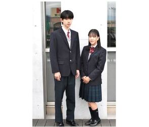 尽誠学園高等学校の制服