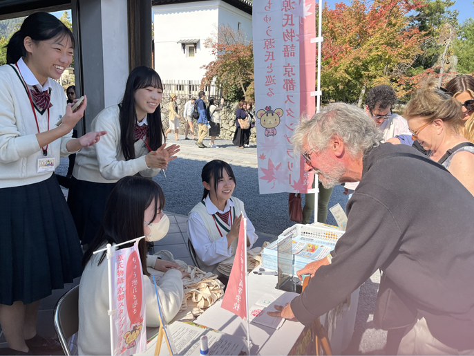 京都府　嵯峨野高校　「京・平安文化論ラボ」２年生１６人のみなさん2