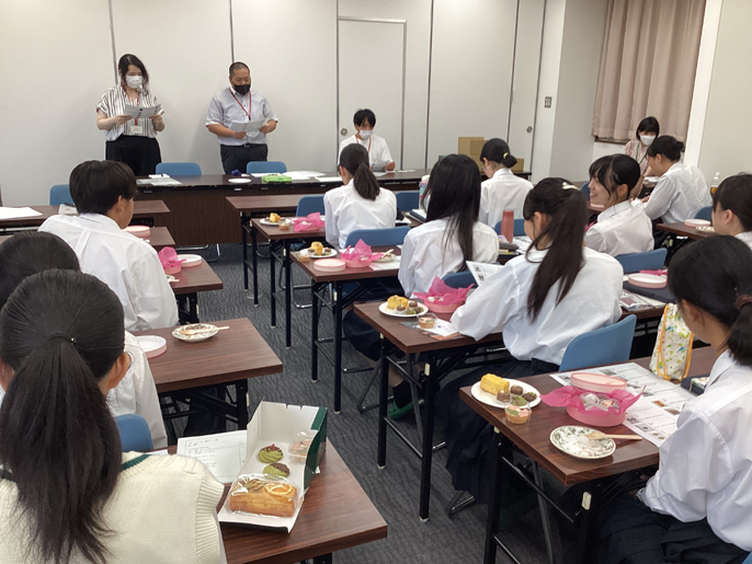 京都府　嵯峨野高校　「京・平安文化論ラボ」２年生１６人のみなさん6