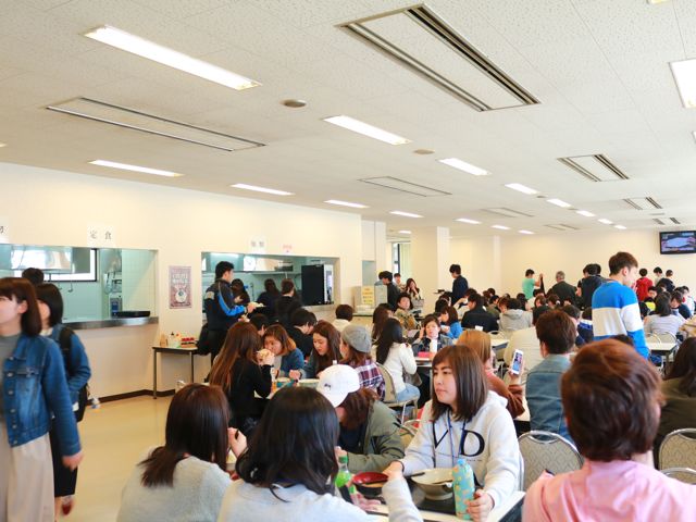 太成学院大学の学食