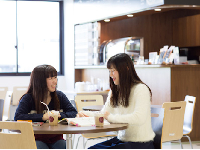 豊橋創造大学短期大学部の学食