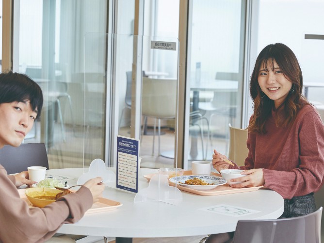 江戸川大学の学食