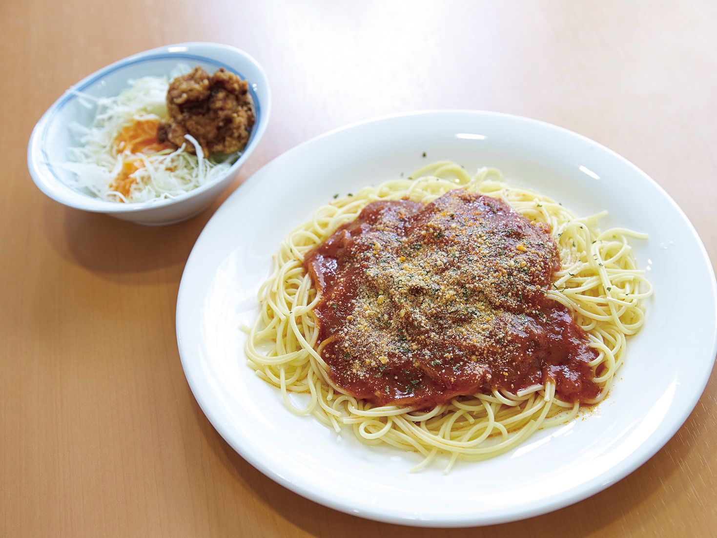 帝塚山大学の学食