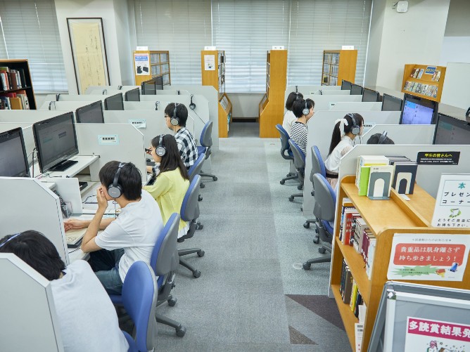 江戸川大学の図書館