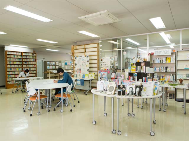 久留米工業大学の図書館