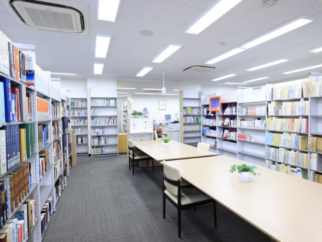 女子栄養大学短期大学部の図書館