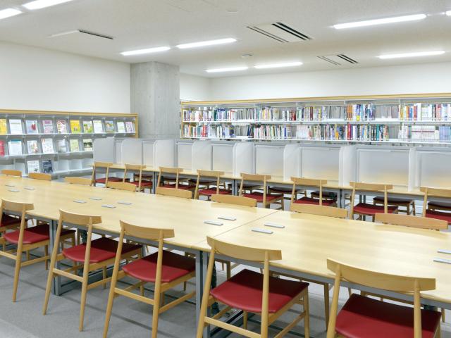 金城大学の図書館