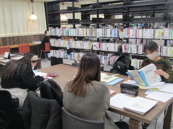 仙台赤門短期大学の図書館