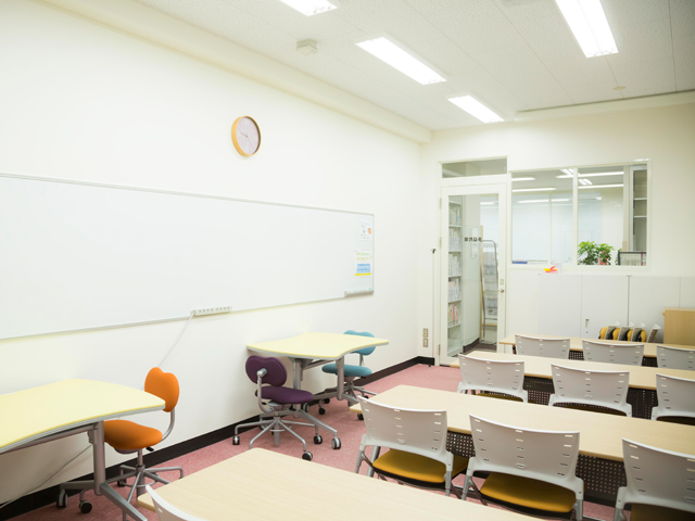 女子栄養大学短期大学部の図書館