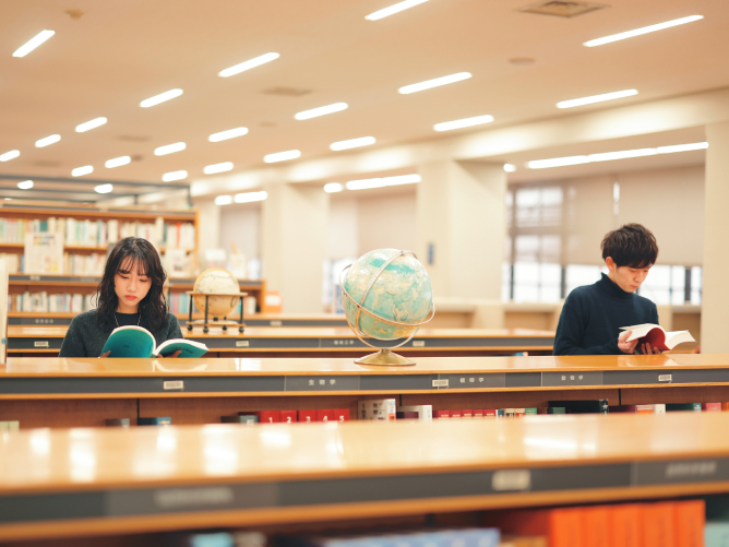 京都産業大学の図書館