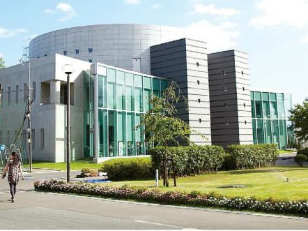 植草学園大学の図書館